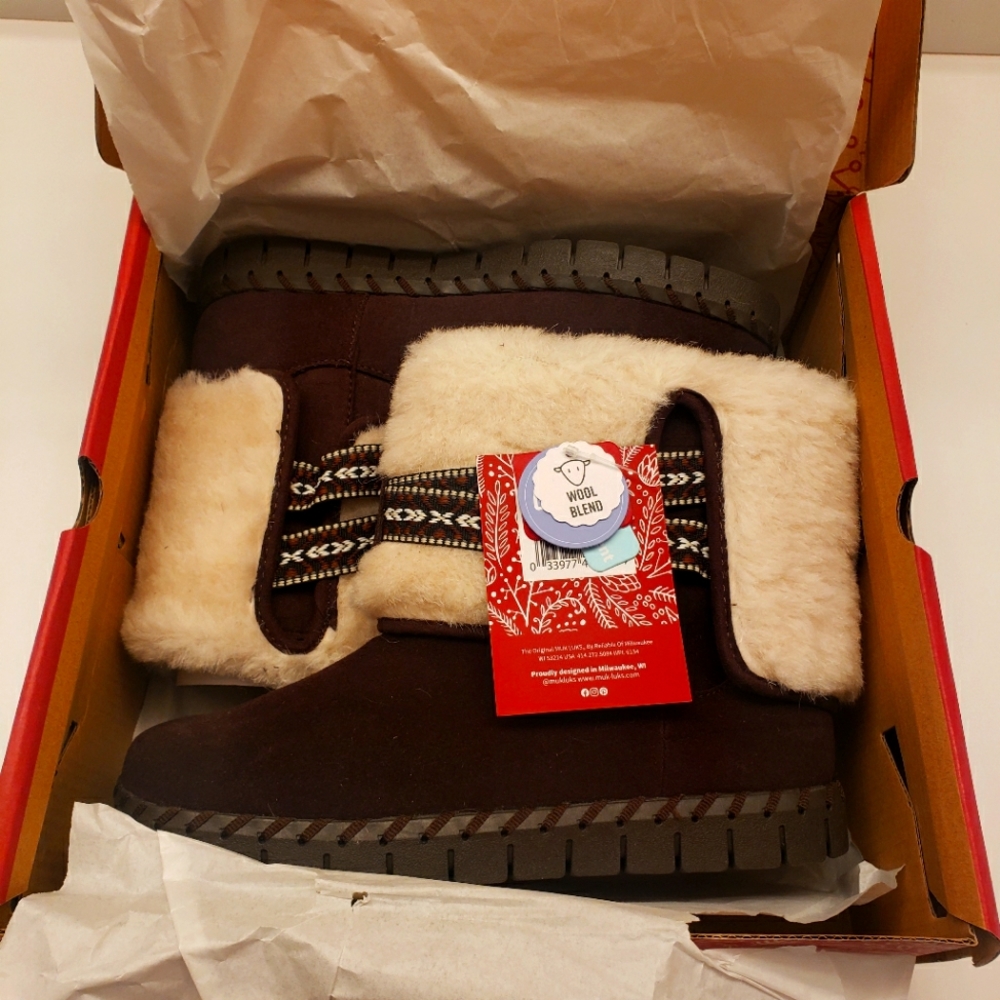 Women's Muk Luks Boots Size 6